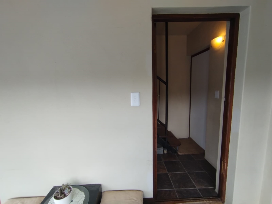 To Let 1 Bedroom Property for Rent in Country Club Western Cape